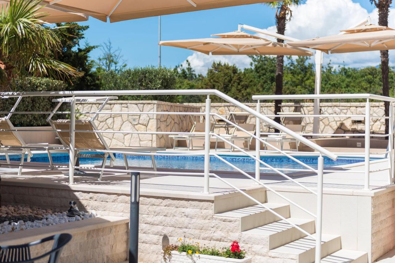 Pool Terrace Sea View Sarkic Apartment โนวาลยา ภายนอก รูปภาพ